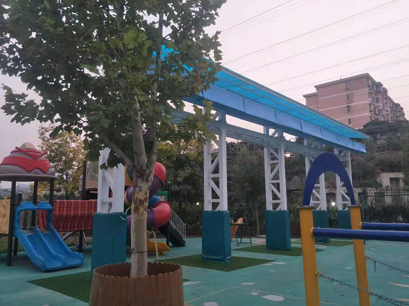 門頭溝幼兒園室外電動(dòng)遮陽(yáng)簾完工